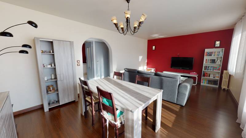 APPARTEMENT F3 AVEC REZ-DE-JARDIN QUARTIER SAINT MICHEL EVREUX