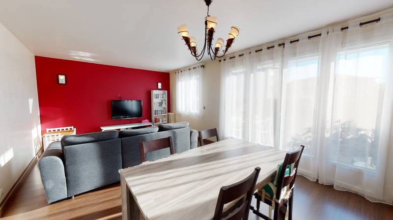 APPARTEMENT F3 AVEC REZ-DE-JARDIN QUARTIER SAINT MICHEL EVREUX