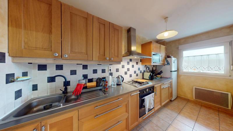 Appartement T3 avec balcon et parking à vendre à Évreux centre-ville – Quartier Pasteur