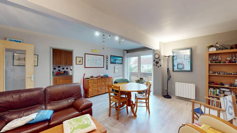 Appartement T3 avec balcon et parking à vendre à Évreux centre-ville – Quartier Pasteur