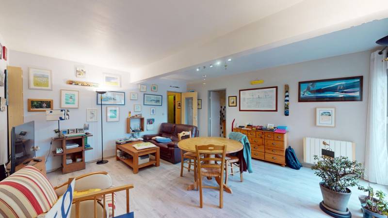 Appartement T3 avec balcon et parking à vendre à Évreux centre-ville – Quartier Pasteur