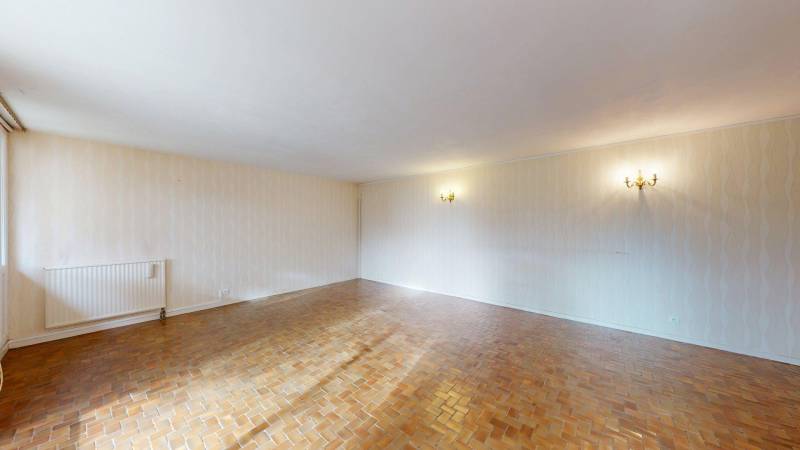 Appartement T3 de 89 m² exposé sud avec jardin privatif et garage à Évreux