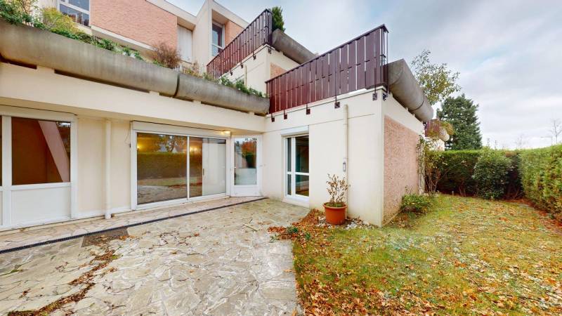 Appartement T3 à Évreux Saint-Michel, bon état général, à rafraîchir légèrement, avec jardin et garage