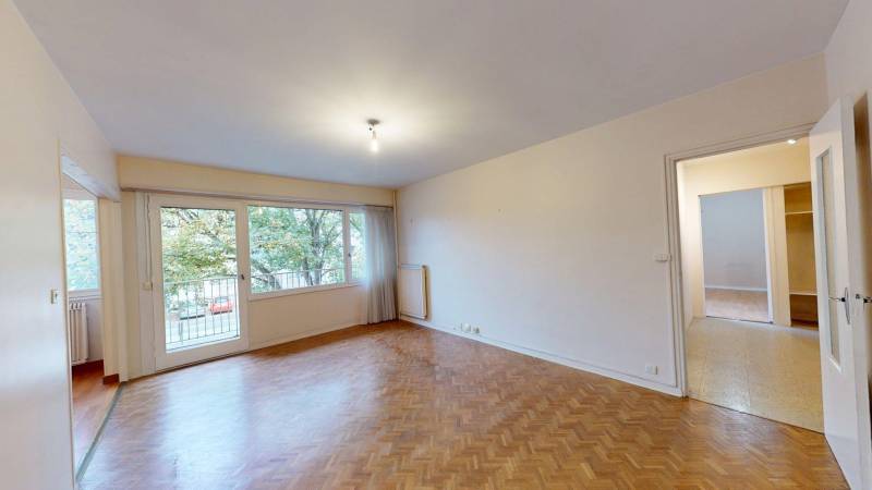 Spacieux T5 avec balcons et garage au cœur d’Évreux