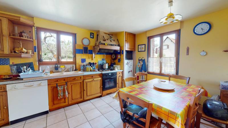 MAISON DE 176M² - TYPE 6 - SACQUENVILLE (27930)