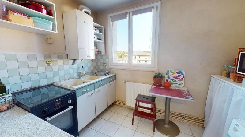 APPARTEMENT AU DERNIER ETAGE - F3 - CENTRE-VILLE EVREUX (27000)