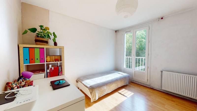 APPARTEMENT AU DERNIER ETAGE - F3 - CENTRE-VILLE EVREUX (27000)