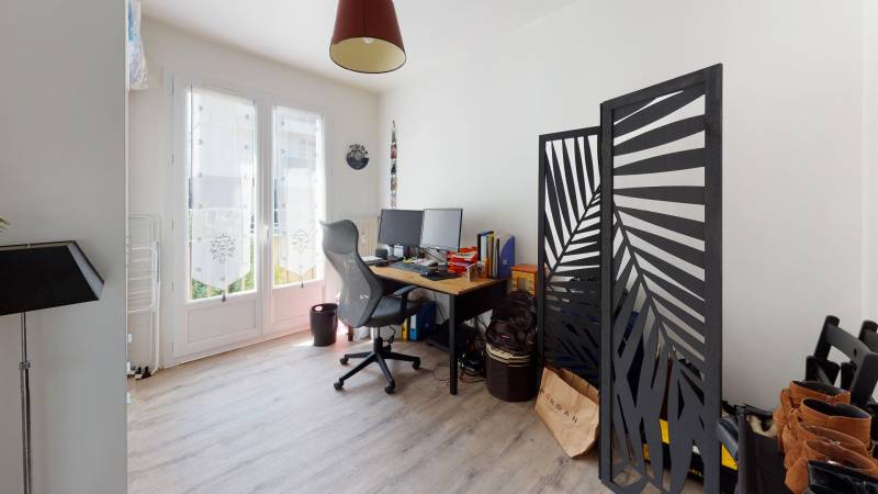 APPARTEMENT F3  DERNIER ETAGE AVEC BALCON A EVREUX