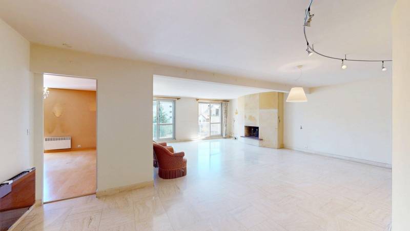 APPARTEMENT T5 DE 135 M² AVEC JARDIN PRIVATIF ET GARAGE EN PLEIN CŒUR D’ÉVREUX