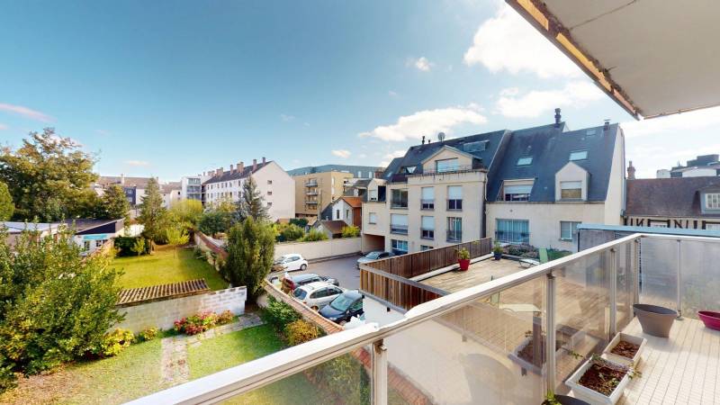ÉVREUX HYPER-CENTRE – GRAND APPARTEMENT FAMILIAL AVEC JARDIN, BALCON ET ESPACES DE RANGEMENT