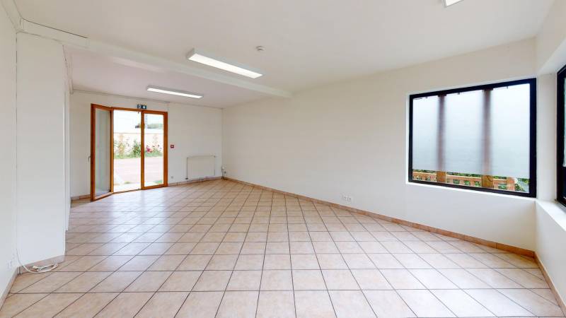 MAISON / LOCAL COMMERCIAL - GRAVIGNY (27930)