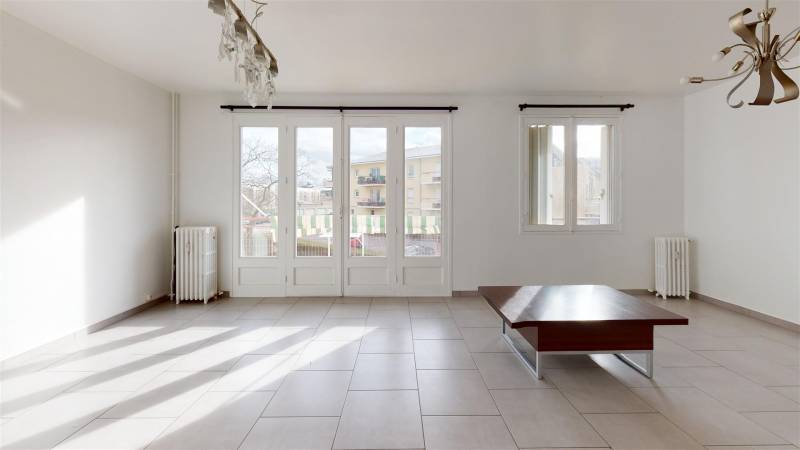 Appartement F3 avec Balcon à SAINT MICHEL