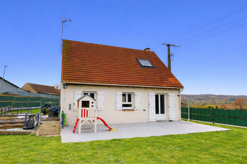 BELLE MAISON LUMINEUSE AVEC GRAND TERRAIN, TERRASSE ET PRESTATIONS ÉNERGÉTIQUES PERFORMANTES À HECOURT