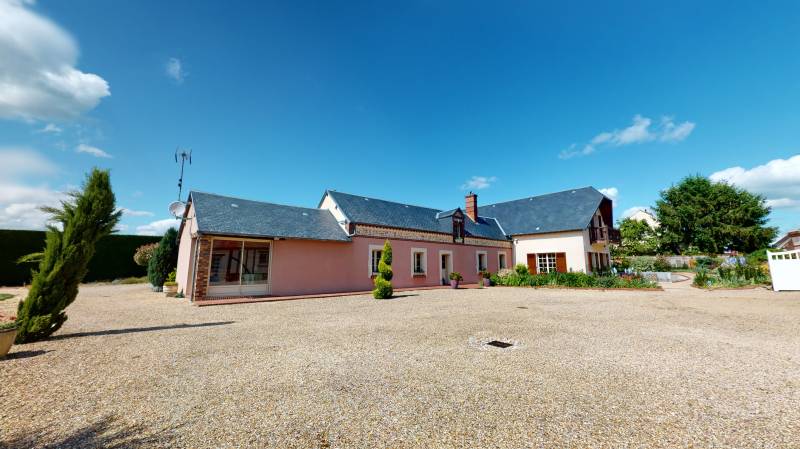 Grande propriété familiale par l'agence Saint Michel Immobilier