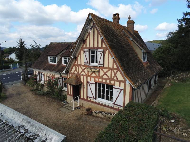 MAISON FAMILIALE - T8 - NORMANVILLE (27190)