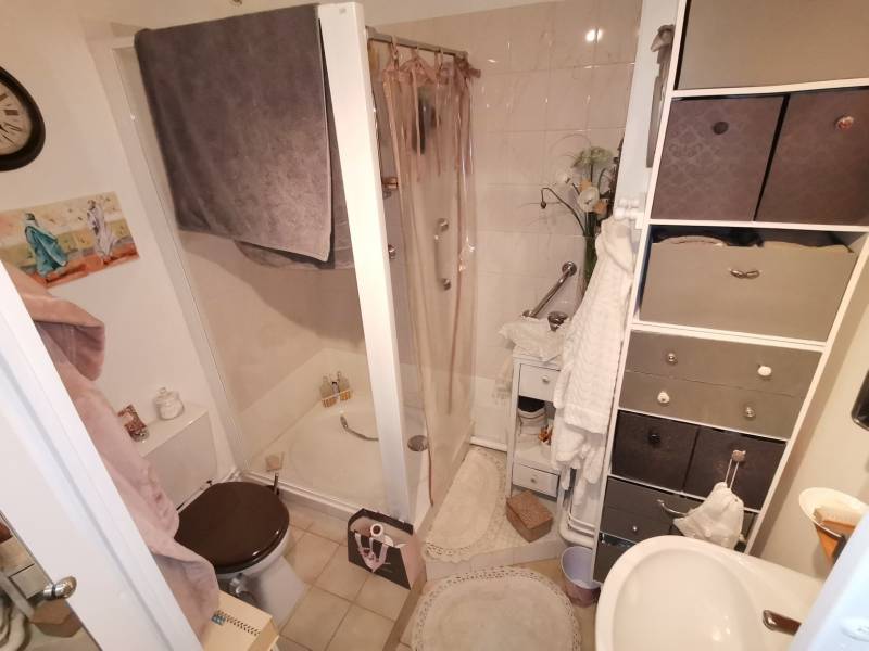 POUR INVESTISSEUR - APPARTEMENT T2 A EVREUX