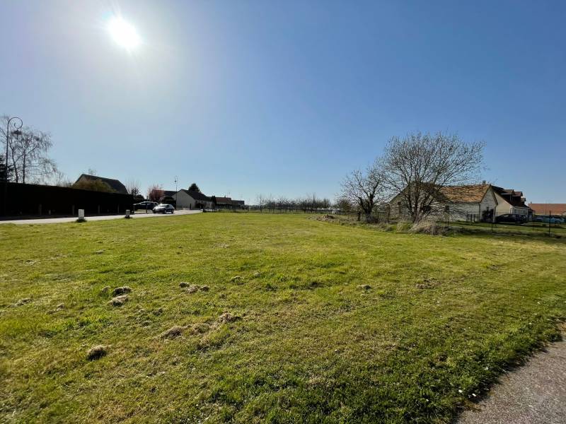 TERRAINS HORS LOTISSEMENT À MISEREY PARFAITS POUR PROJET CONSTRUCTION PROCHE ÉVREUX ET ACCÈS RAPIDES PARIS