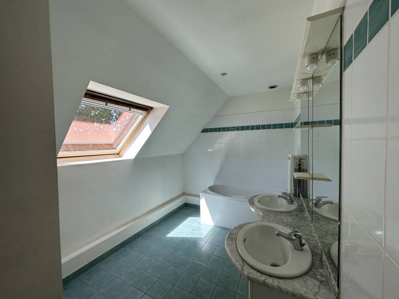 À VENDRE MAISON SITUÉE À ÉVREUX QUARTIER SAINT-MICHEL