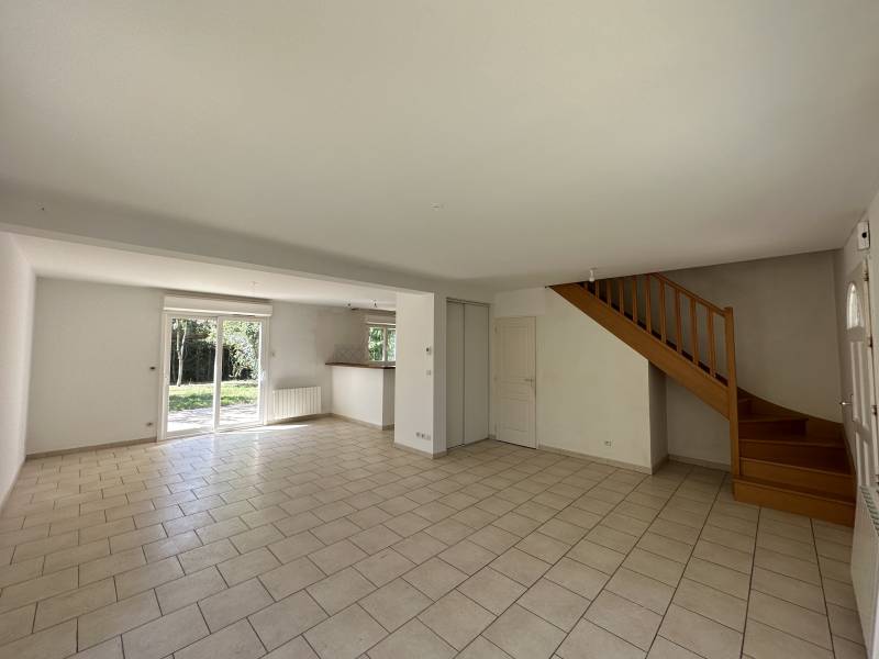 À VENDRE MAISON SITUÉE À ÉVREUX QUARTIER SAINT-MICHEL