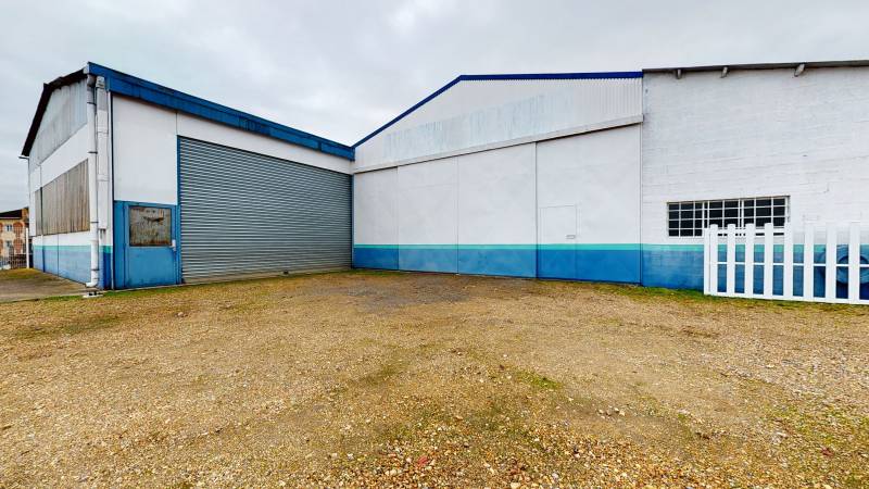 LOCAL AVEC BUREAU A LOUER CENTRE- VILLE EVREUX