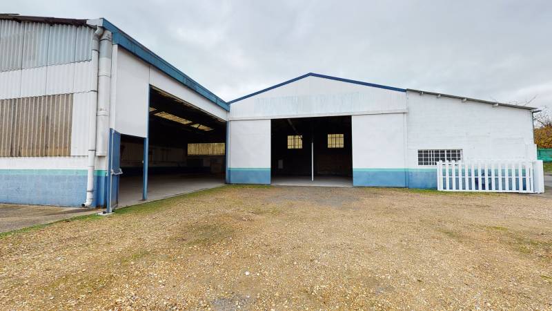 LOCAL AVEC BUREAU A LOUER CENTRE- VILLE EVREUX