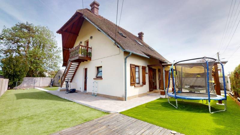 Maison familiale 7 pièces avec dépendance – Secteur Saint-Michel à Évreux
