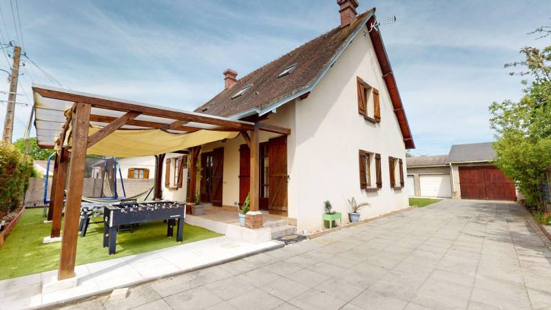 Maison familiale 7 pièces avec dépendance – Secteur Saint-Michel à Évreux