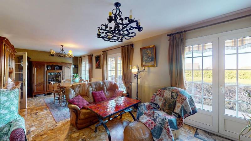 MAISON 4 PIÈCES LUMINEUSE AVEC INSERT, 3 CHAMBRES ET TERRAIN SPACIEUX IDÉAL POUR FAMILLE