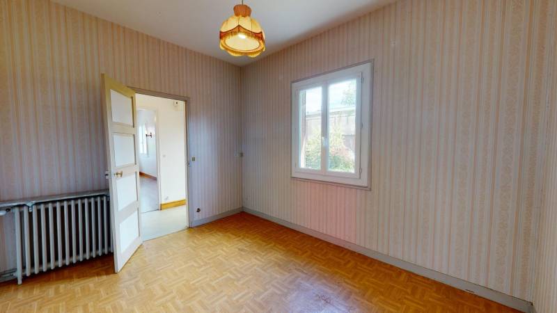 MAISON - T6 - EVREUX quartier SAINT MICHEL (27000)