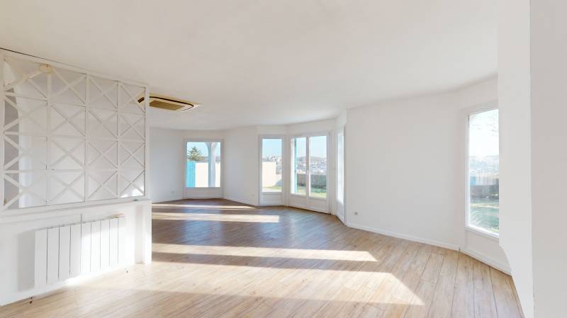 A VENDRE MAISON T5 À ÉVREUX QUARTIER SAINT-MICHEL AU CALME AVEC VUE PANORAMIQUE