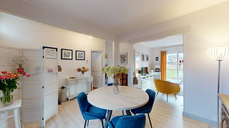 Maison rénovée T4 de 84 m² avec jardin clos et sous-sol à vendre à Évreux, quartier Navarre