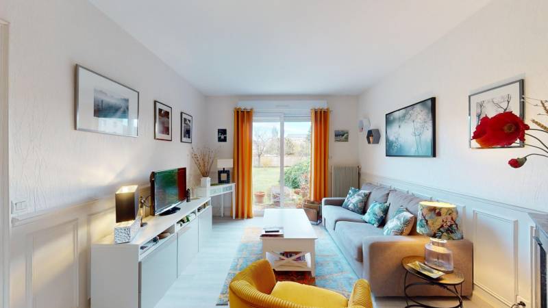 Maison rénovée T4 de 84 m² avec jardin clos et sous-sol à vendre à Évreux, quartier Navarre