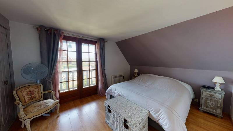 PROPRIETE ATYPIQUE AVEC PISCINE -T5-  PROCHE EVREUX (27000)