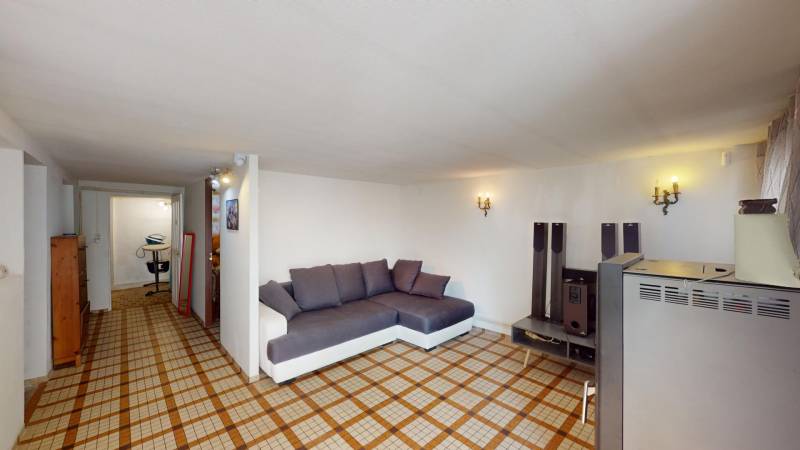 A VENDRE À EVREUX (27000) DANS LE QUARTIER DE NAVARRE MAISON DE 5 PIÈCES ET DE 4 CHAMBRES AVEC GARAGES, TERRASSES, VERANDA ET JARDIN