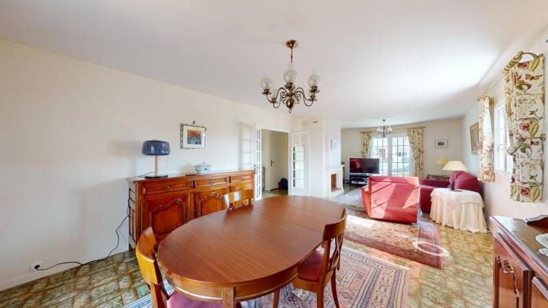 MAISON T7 AVEC 5 CHAMBRES A VENDRE À ÉVREUX SUR LE QUARTIER DE SAINT-MICHEL