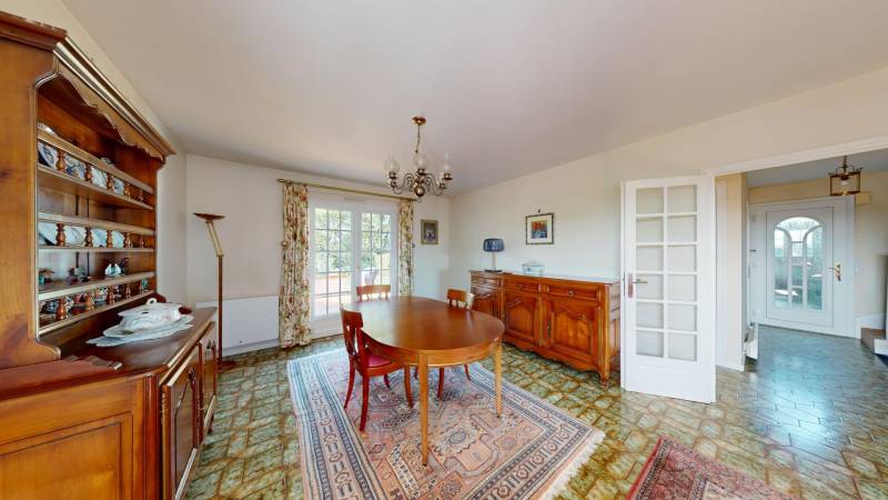 MAISON T7 AVEC 5 CHAMBRES A VENDRE À ÉVREUX SUR LE QUARTIER DE SAINT-MICHEL