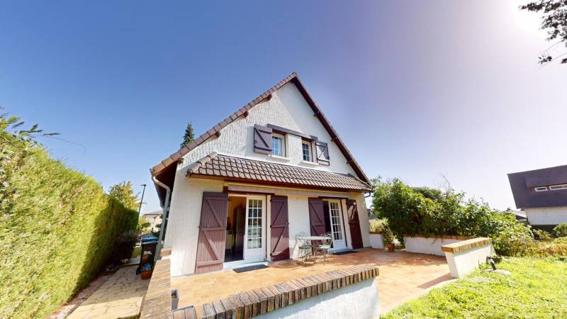 MAISON T7 AVEC 5 CHAMBRES A VENDRE À ÉVREUX SUR LE QUARTIER DE SAINT-MICHEL