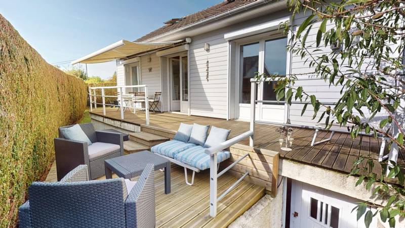 Maison Familiale avec Terrain Arboré à La Bonneville-sur-Iton