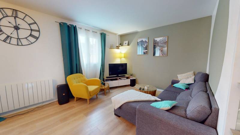 Maison de ville jumelée avec jardinet à EVREUX