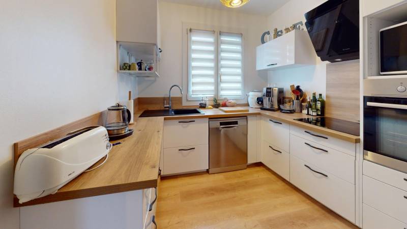 Maison de ville jumelée avec jardinet à EVREUX