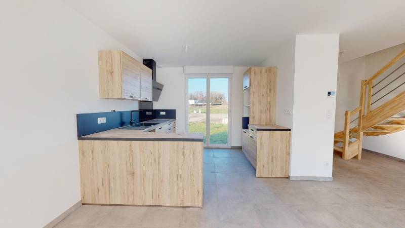 Maison Neuve de type F6 5chambres avec garage et jardin