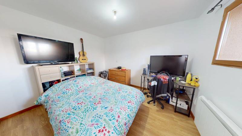 MAISON LUMINEUSE AUX PORTES DU NEUBOURG AVEC TERRAIN CLOS