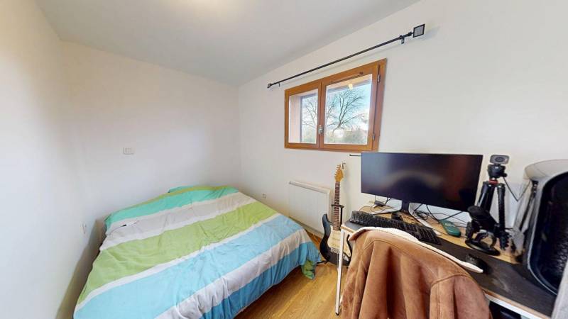 MAISON AVEC CHAMBRE DE PLAIN-PIED À DEUX PAS DU NEUBOURG