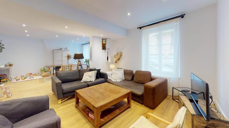 MAISON DE VILLE AVEC EXTERIEUR - T5 - hypercentre d'EVREUX (27000)