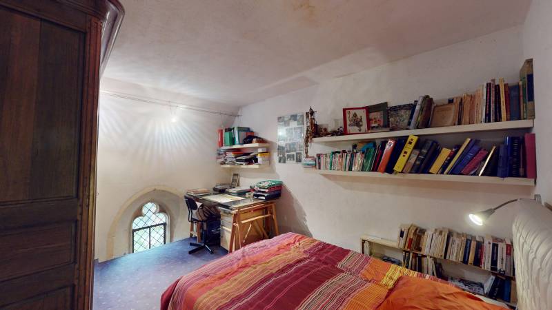 ARCHITECTURE SACRÉE ET CONFORT MODERNE POUR CETTE PROPRIÉTÉ ATYPIQUE À FORT POTENTIEL