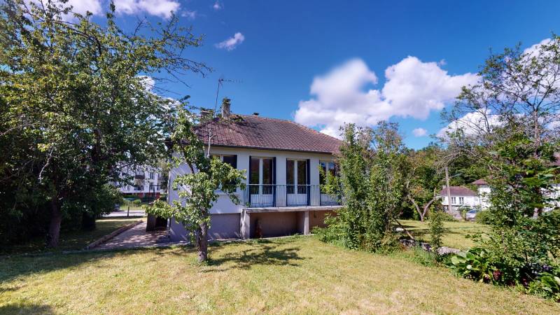 A LOUER MAISON F4  AVEC TERRAIN DE 1040m²QUARTIER SAINT MICHEL