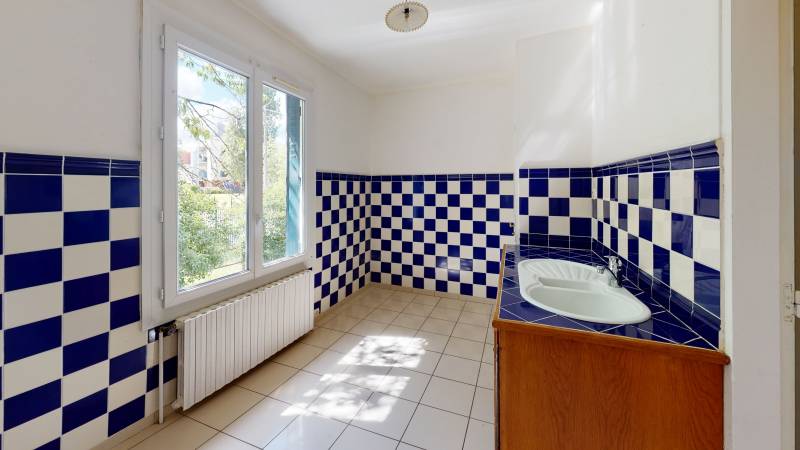 A LOUER MAISON F4  AVEC TERRAIN DE 1040m²QUARTIER SAINT MICHEL