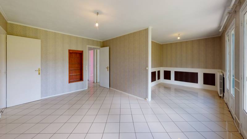 A LOUER MAISON F4  AVEC TERRAIN DE 1040m²QUARTIER SAINT MICHEL