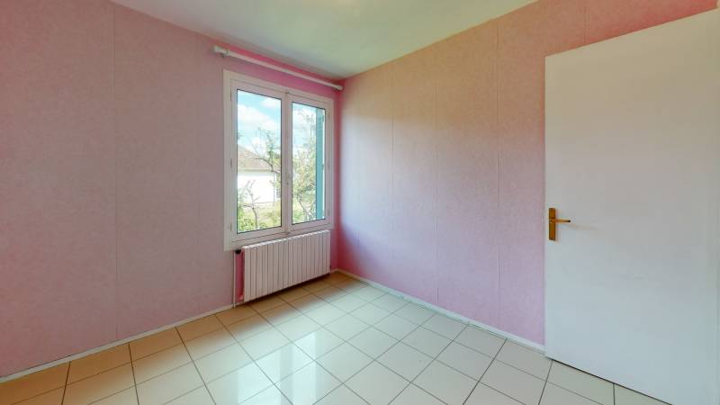 A LOUER MAISON F4  AVEC TERRAIN DE 1040m²QUARTIER SAINT MICHEL