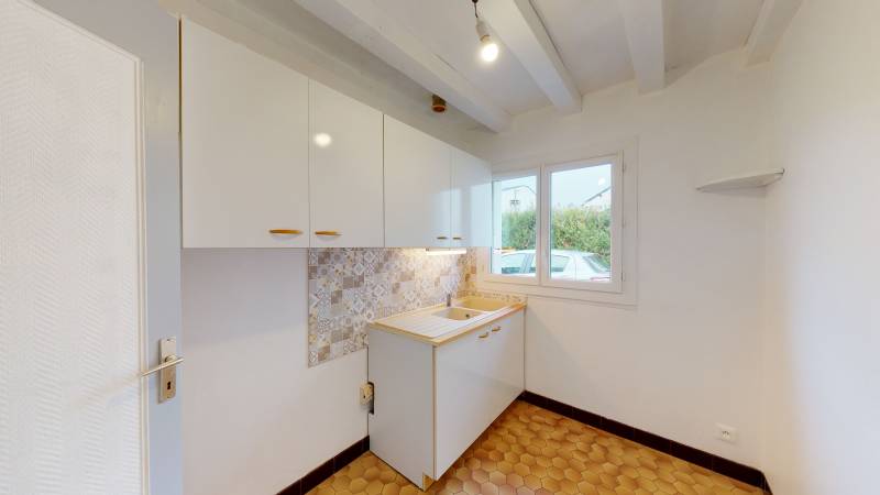 APPARTEMENT REZ-DE-CHAUSSEE - STUDIO - EVREUX quartier Saint-Michel (27000)